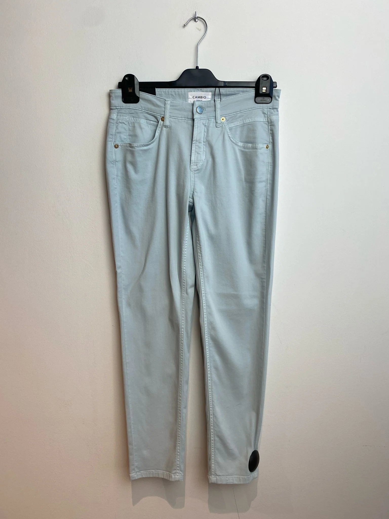 Broek Bleekblauw Cambio ( 7625 006300/427 ) - 51Dnspod | Smaakvolle damp – Verzendkosten vrij vanaf 40€ Broek Bleekblauw Cambio ( 7625 006300/427 ) - 51Dnspod | Smaakvolle damp – Verzendkosten vrij vanaf 40€