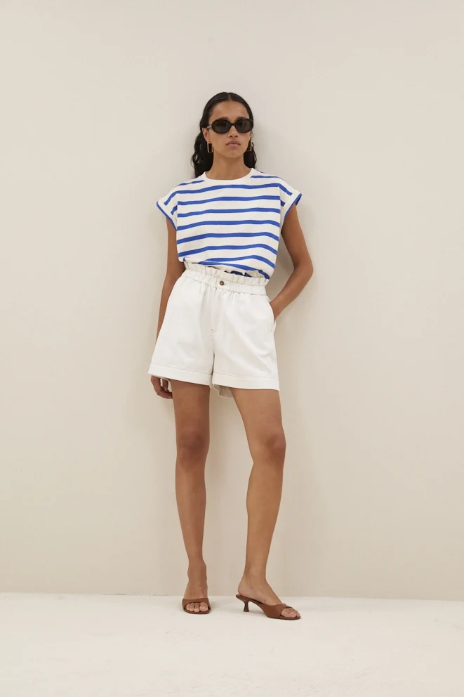 By Bar Leon Twill Short Cloud White - 51Dnspod | Smaakvolle damp – Verzendkosten vrij vanaf 40€ By Bar Leon Twill Short Cloud White - 51Dnspod | Smaakvolle damp – Verzendkosten vrij vanaf 40€