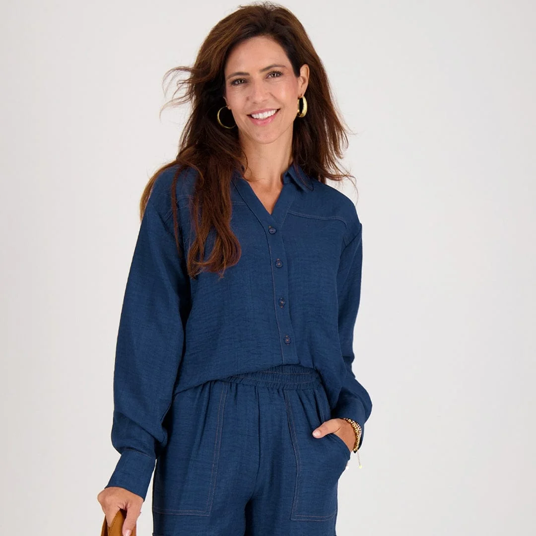 Blouse Olivia | Midnight Denim - 51Dnspod | Smaakvolle damp – Verzendkosten vrij vanaf 40€ Blouse Olivia | Midnight Denim - 51Dnspod | Smaakvolle damp – Verzendkosten vrij vanaf 40€